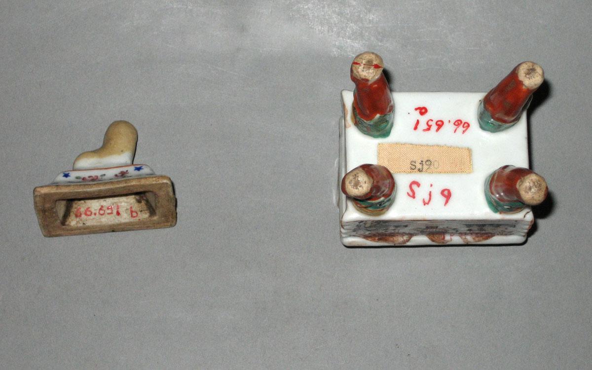 1966.0651 Ding underside
