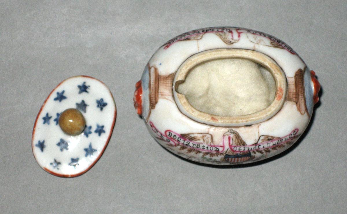 1966.0662 Miniature tureen open