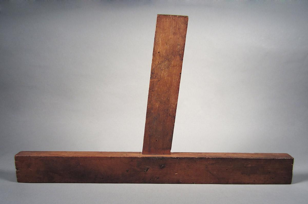 1957.0026.051 Set square, side 2