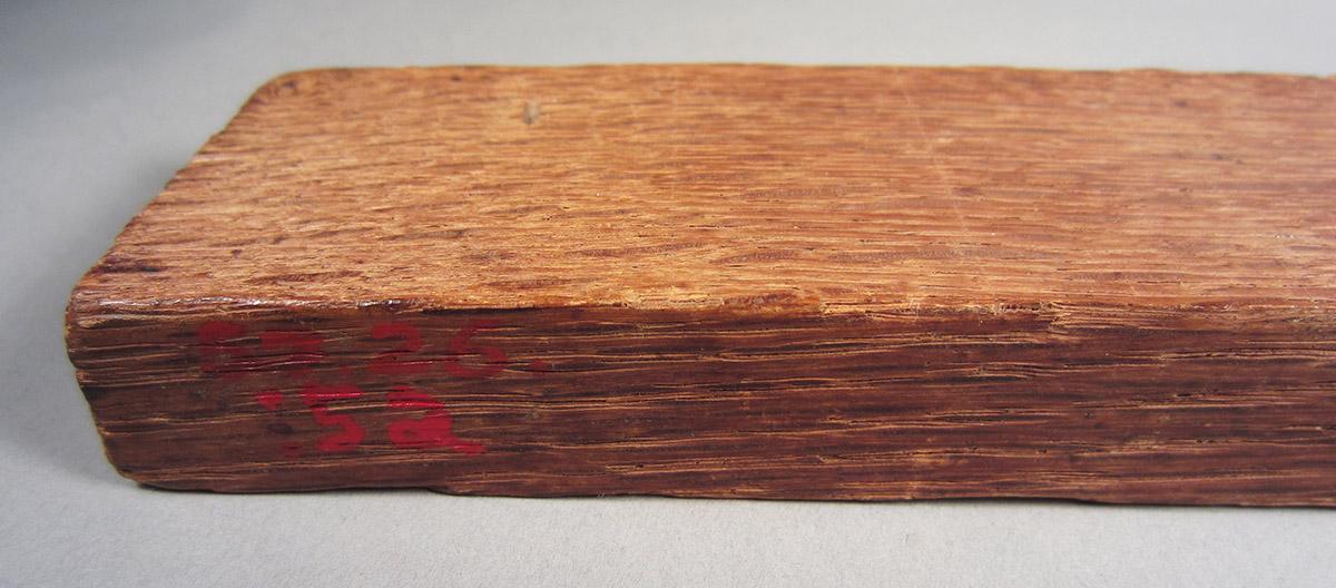 1957.0026.052 Set square, marks