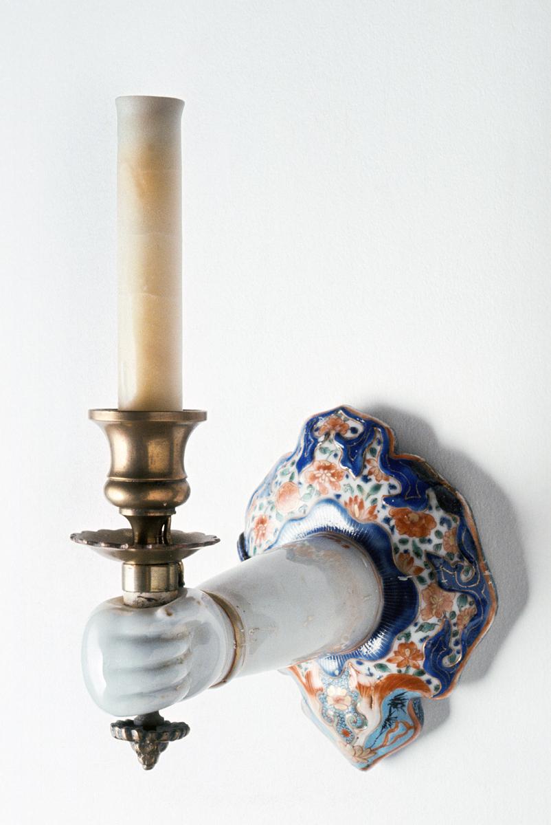 1966.0689.001 Sconce