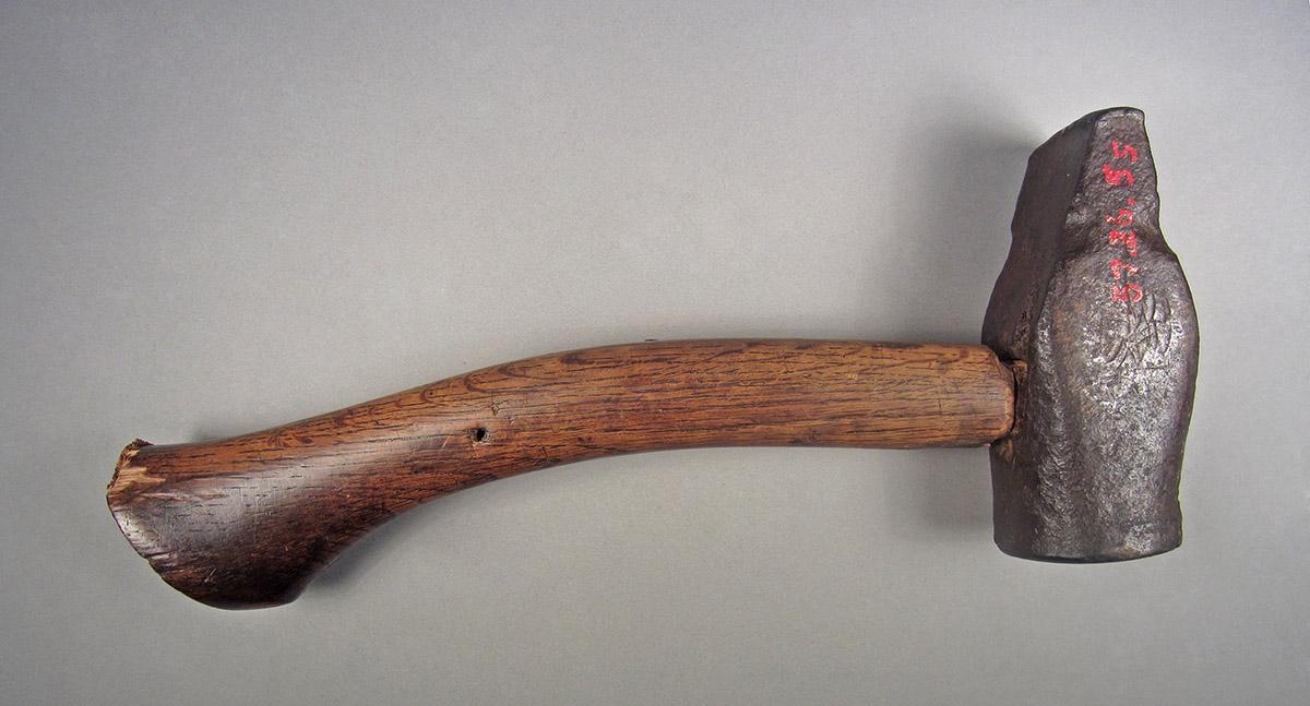 1957.0026.055, Hammer, side 2