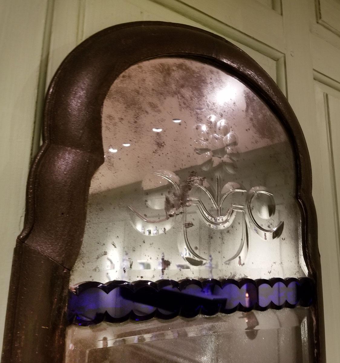 1966.0701 Mirror, detail 2