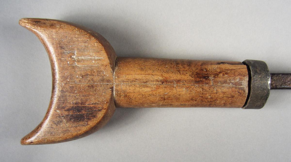 1957.0026.056 Hoof knife, handle side 1