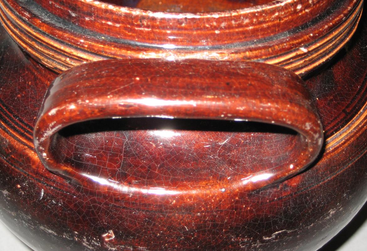 1966.0725 Jar and cover (handle)