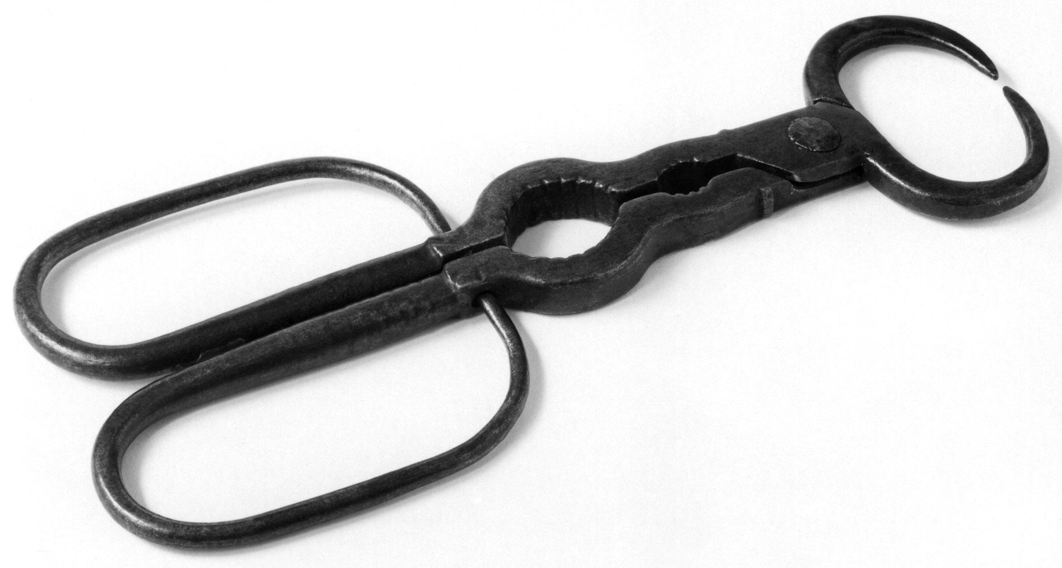 1966.0729 Tongs