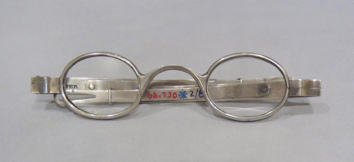 1966.0730 Spectacles, upper surface