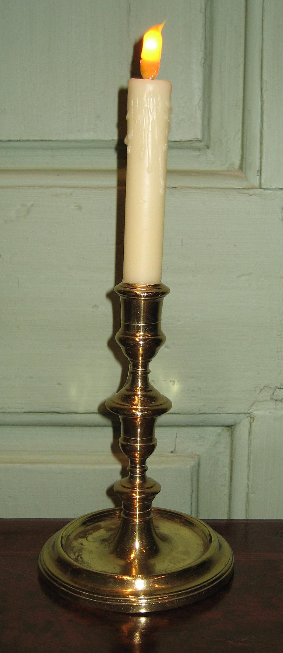 1966.0732.001 Candlestick
