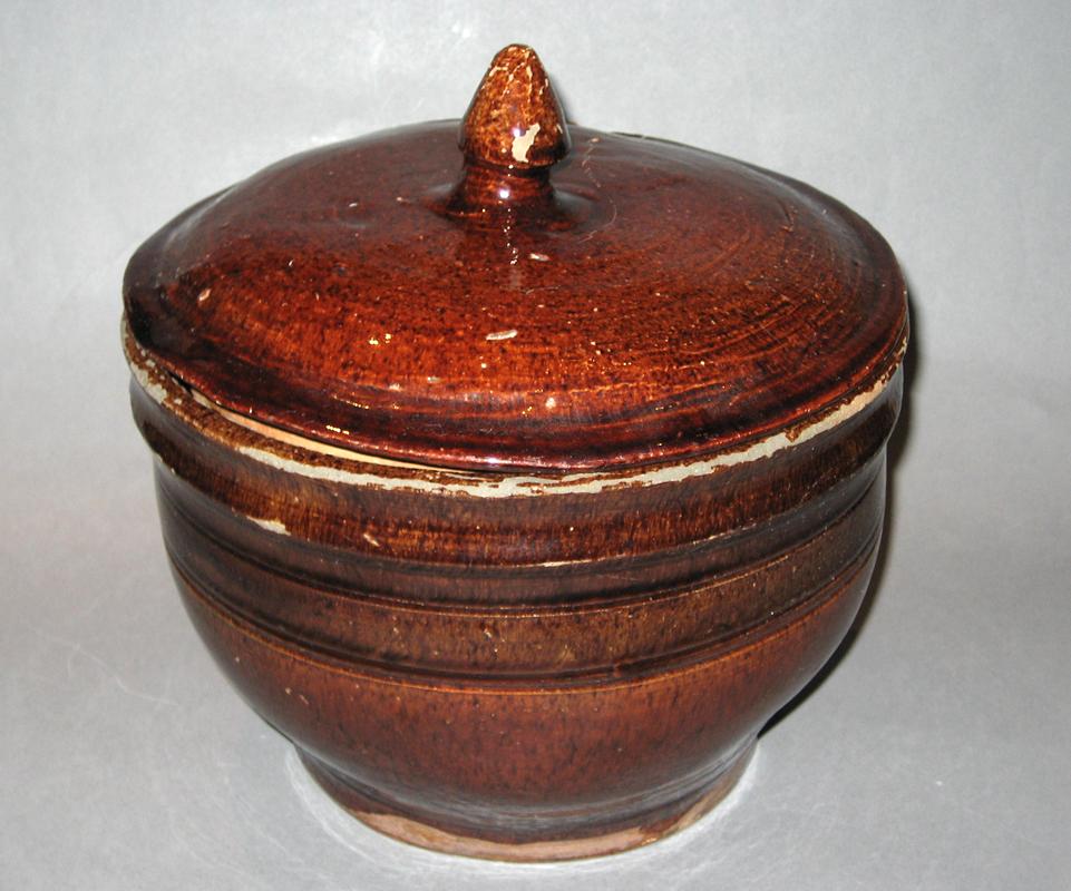 1966.0742 Jar and cover