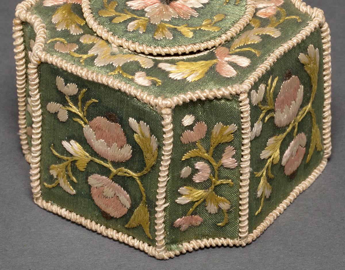 1966.0770 B Container, Detail