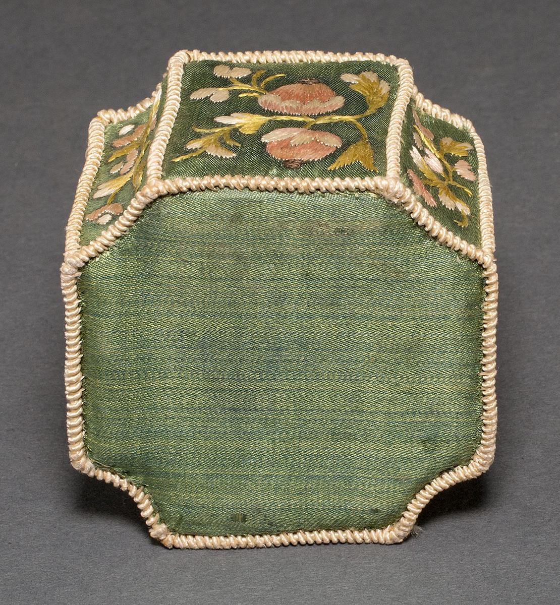 1966.0770 B Container, Bottom