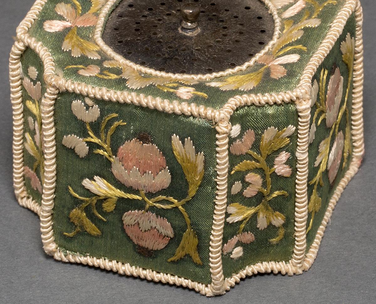 1966.0770 C Container, Detail