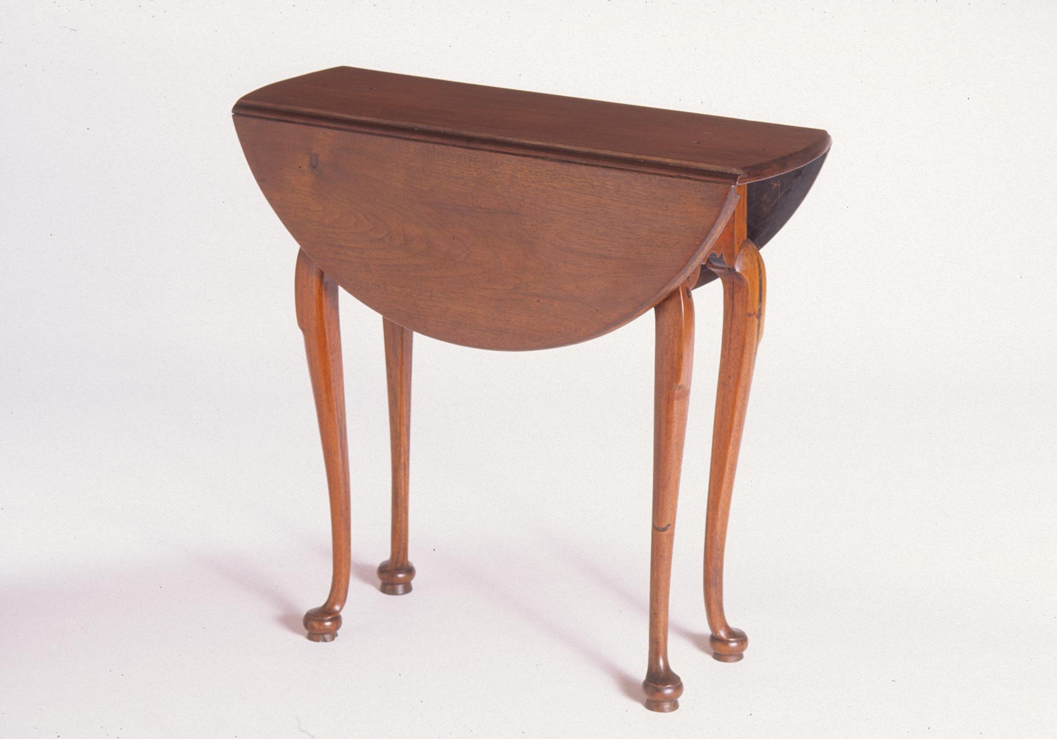 1966.0776 Table, Drop-leaf Table, View 1