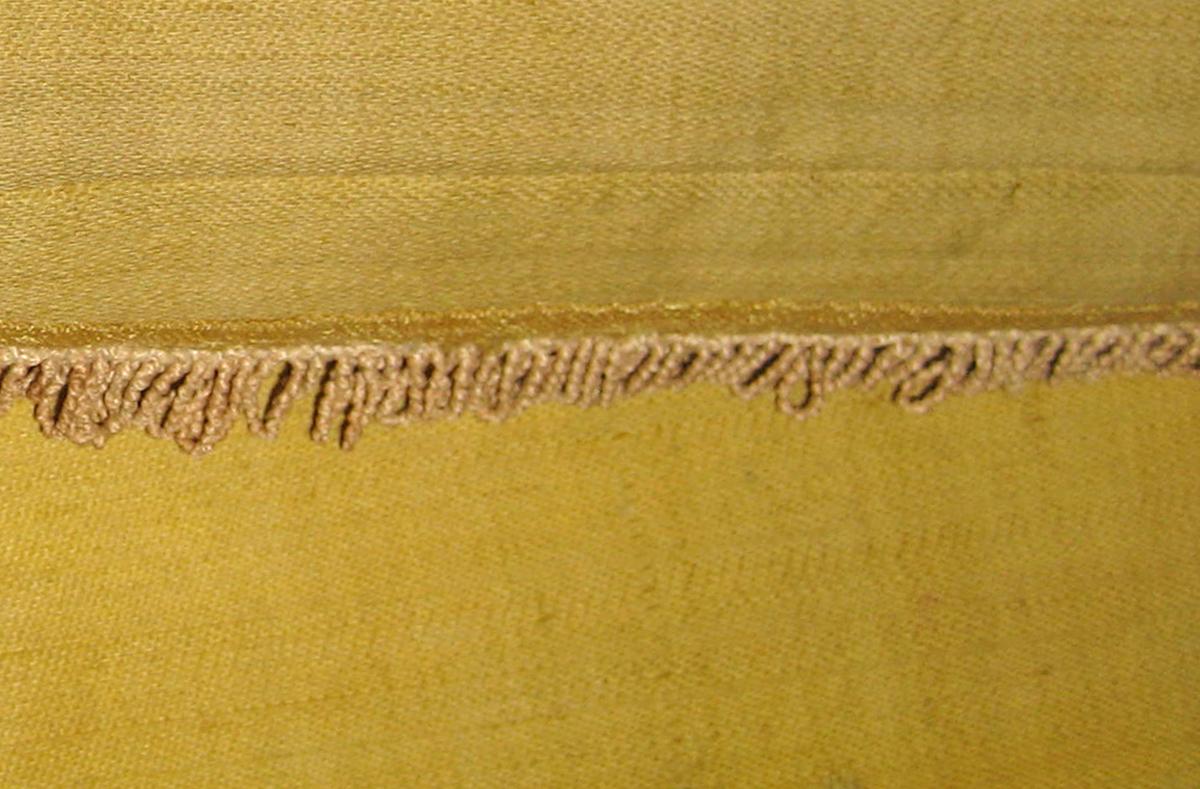 1969.5523 cushion trim detail