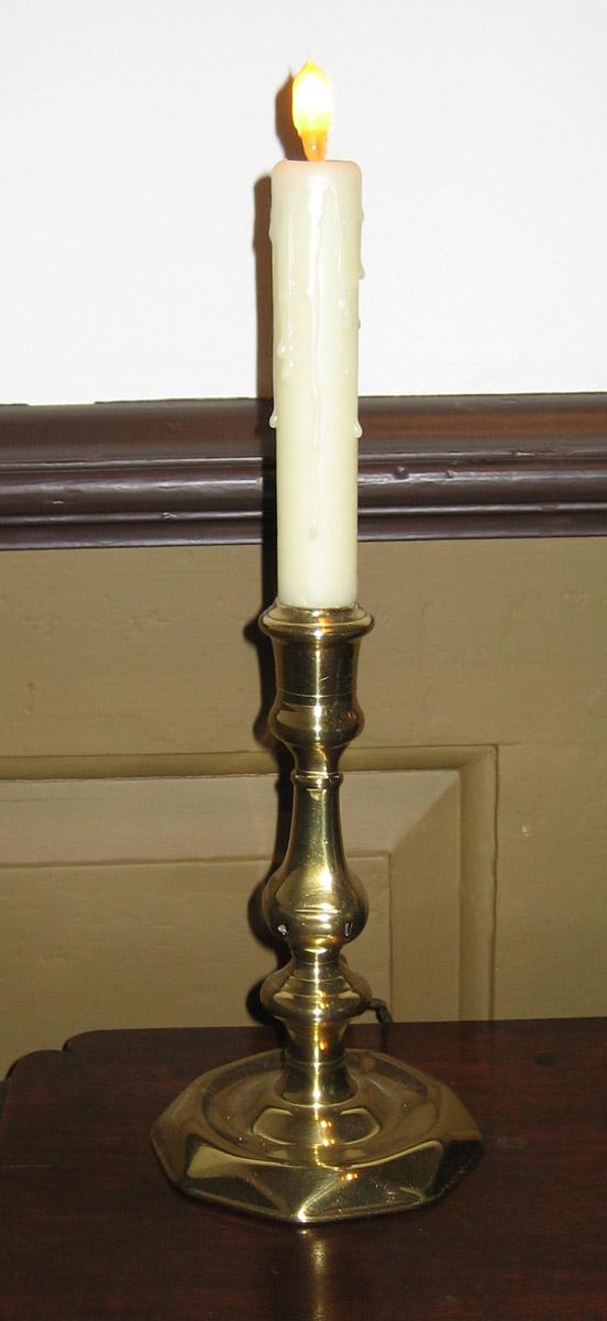 1966.0782.001 Candlestick