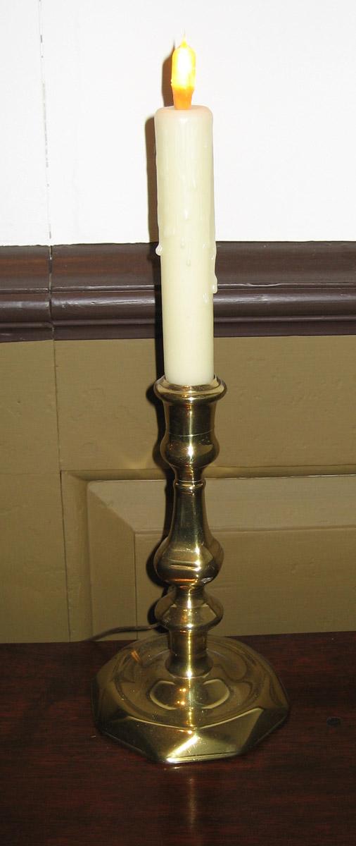1966.0782.002 Candlestick