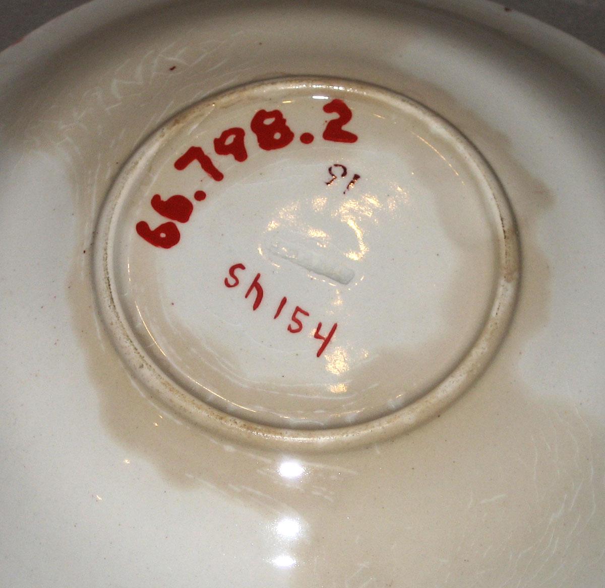 1966.0798.002 Saucer (mark)