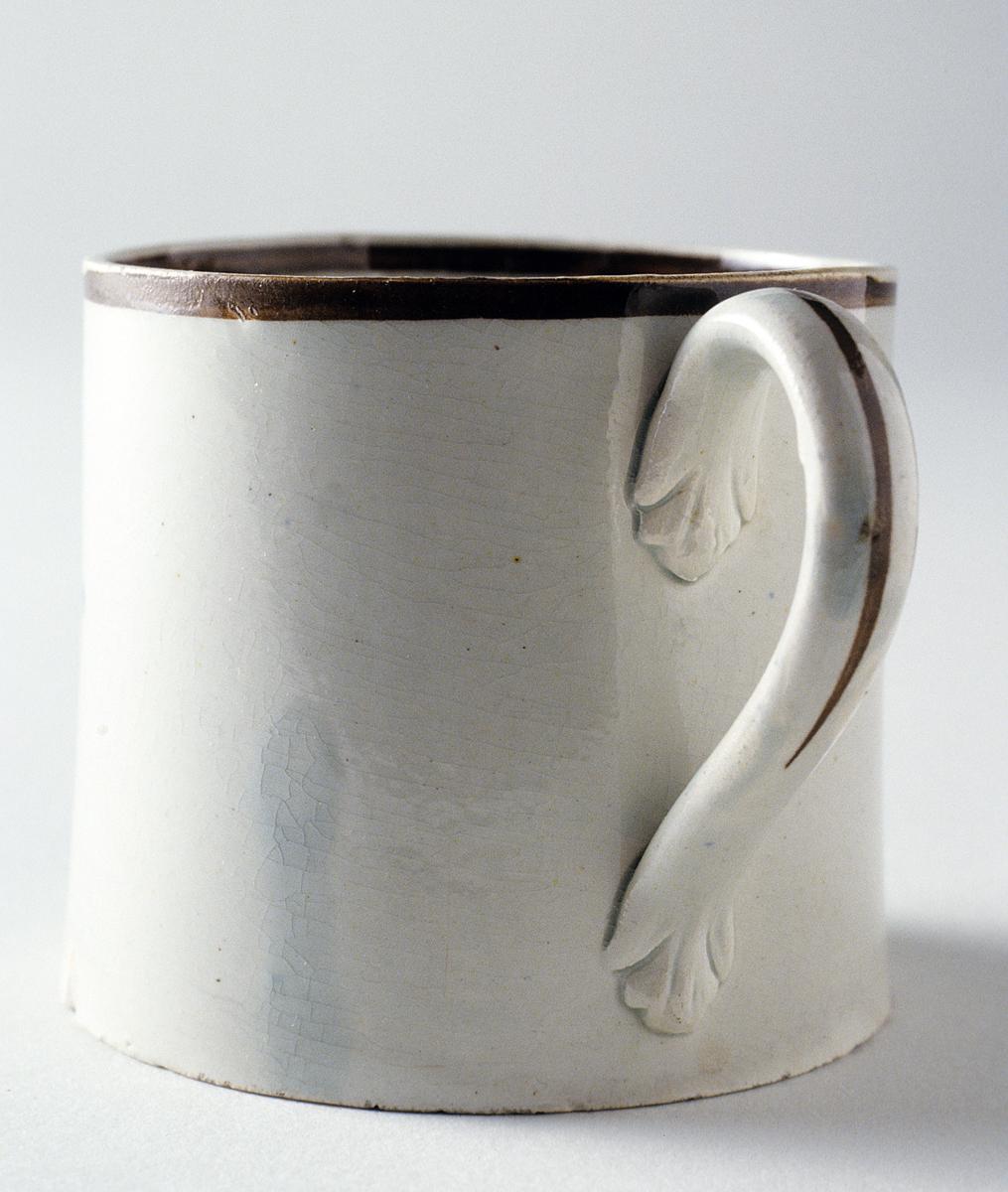 1966.0799 Mug, Detail