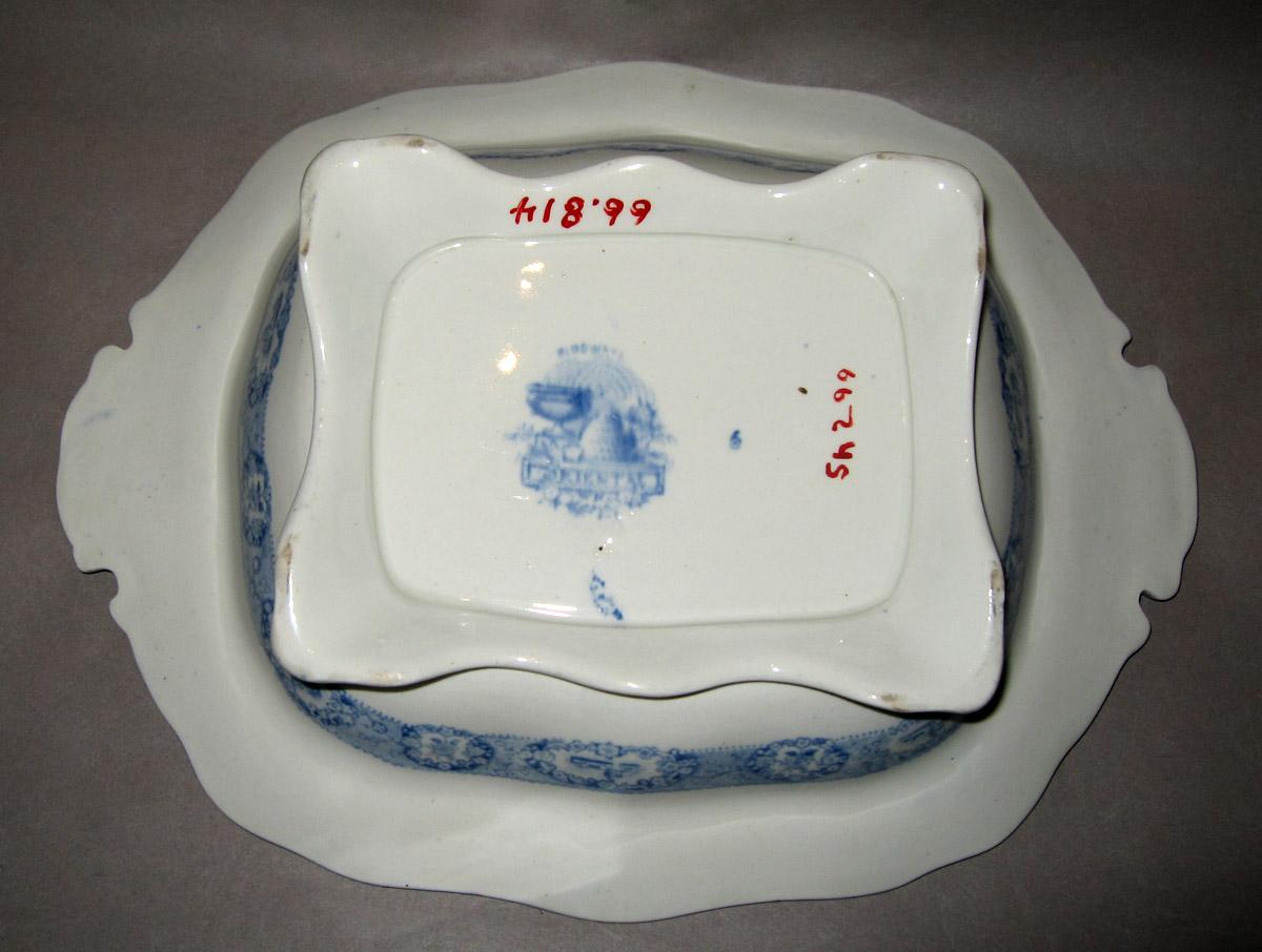 1966.0814 Vegetable Dish (underside)