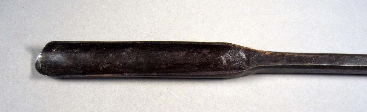 1957.0026.072 Turning gouge, Detail