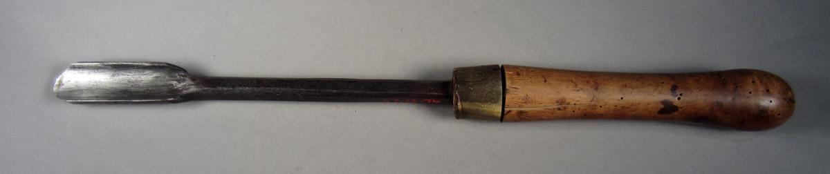 1957.0026.074 Turning gouge, View 1