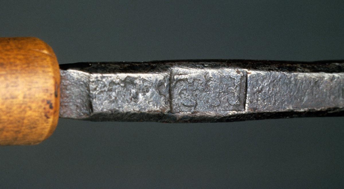 1957.0026.075 Turning Gouge, Detail