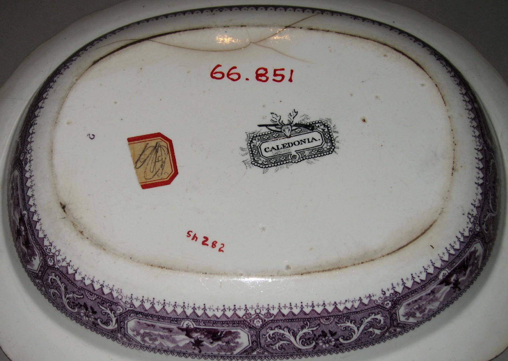 1966.0851 Dish (pattern mark)