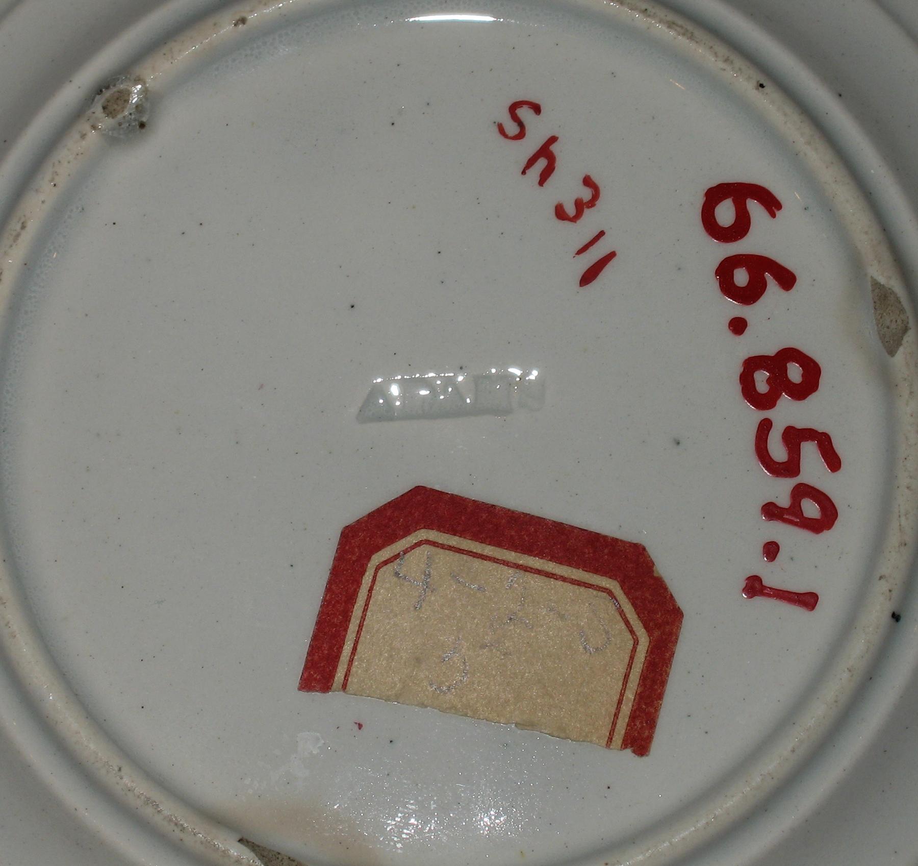 1966.0859.001 Saucer (mark)