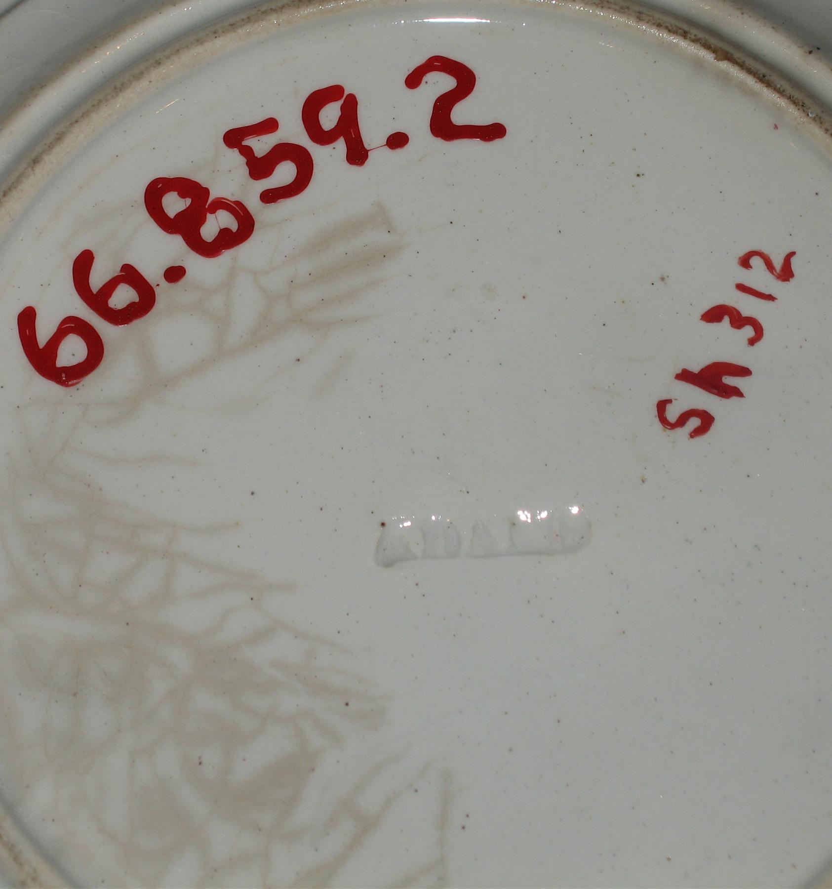 1966.0859.002 Saucer (mark)