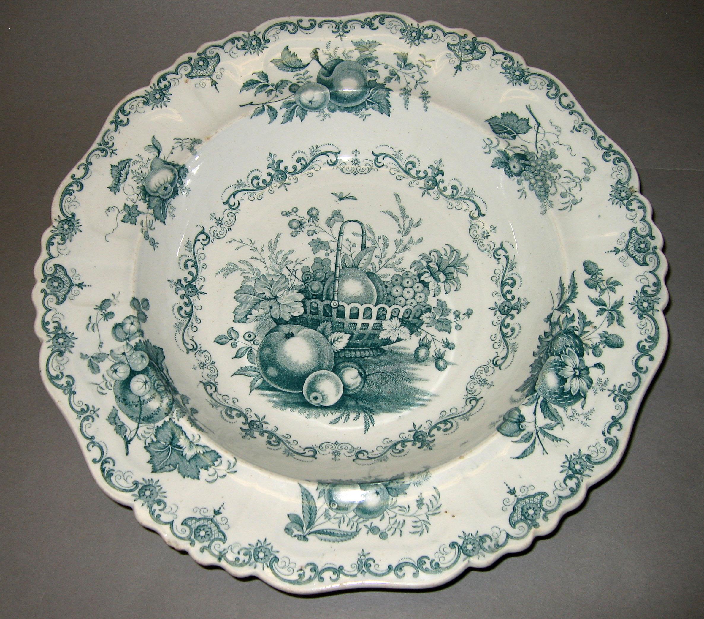 1966.0863.002 Fruit basket soup bowl