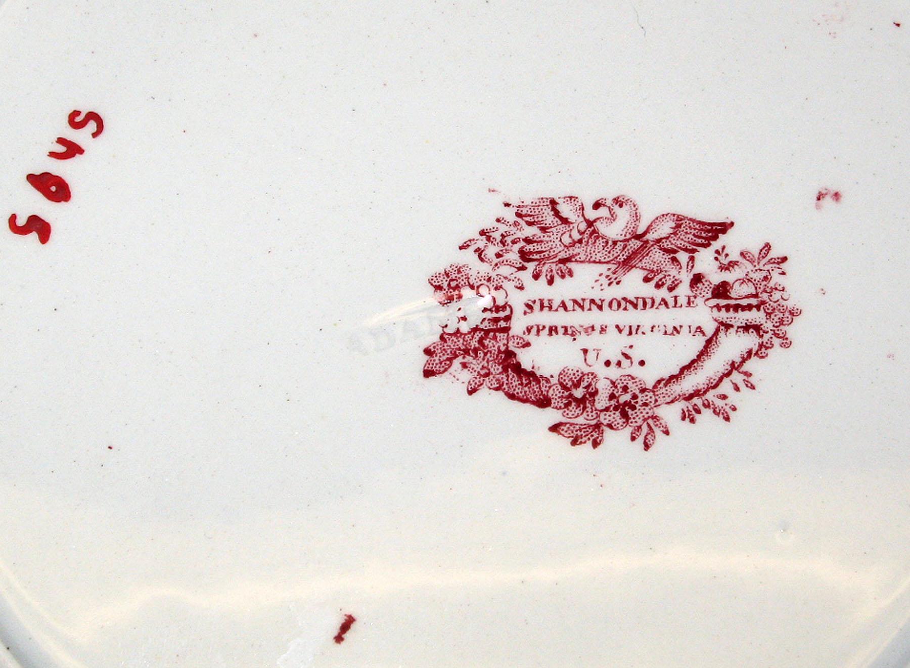 1966.0876.002 Earthenware plate, detail