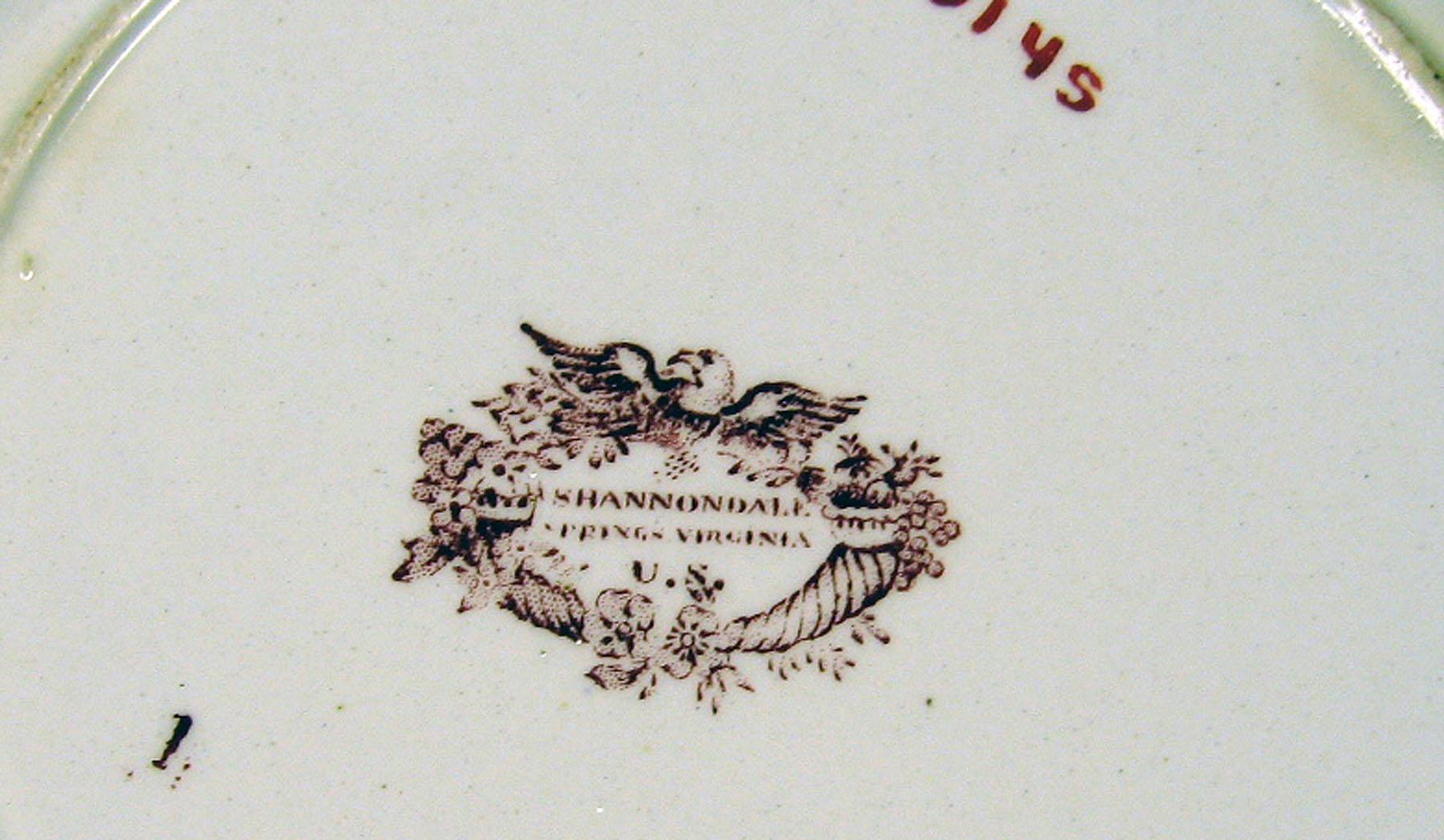 1966.0876.008 Earthenware plate, detail