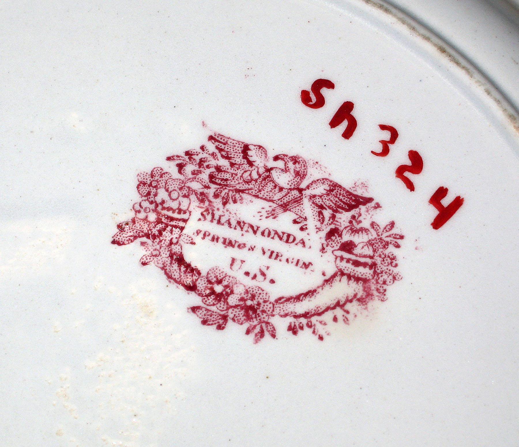 1966.0876.009 Earthenware plate, detail