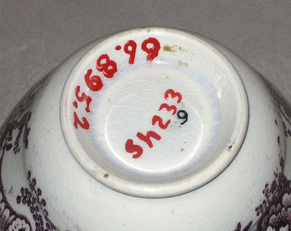 1966.0895.002 Teabowl (underside)