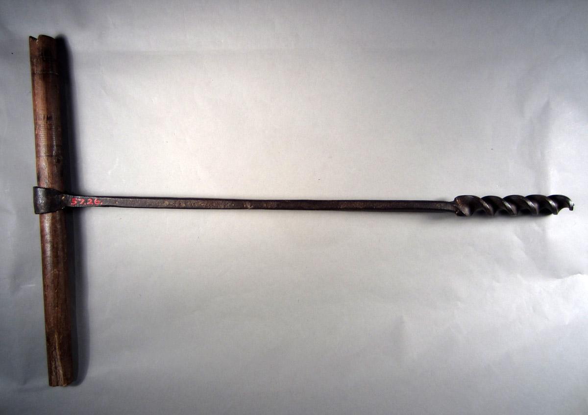 1957.0026.089 A-B Spiral auger, View 2