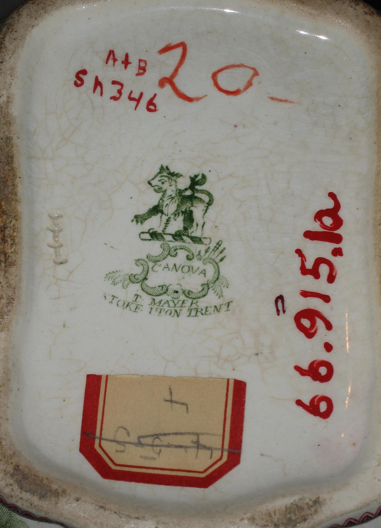 1966.0915.001 Teapot (mark)