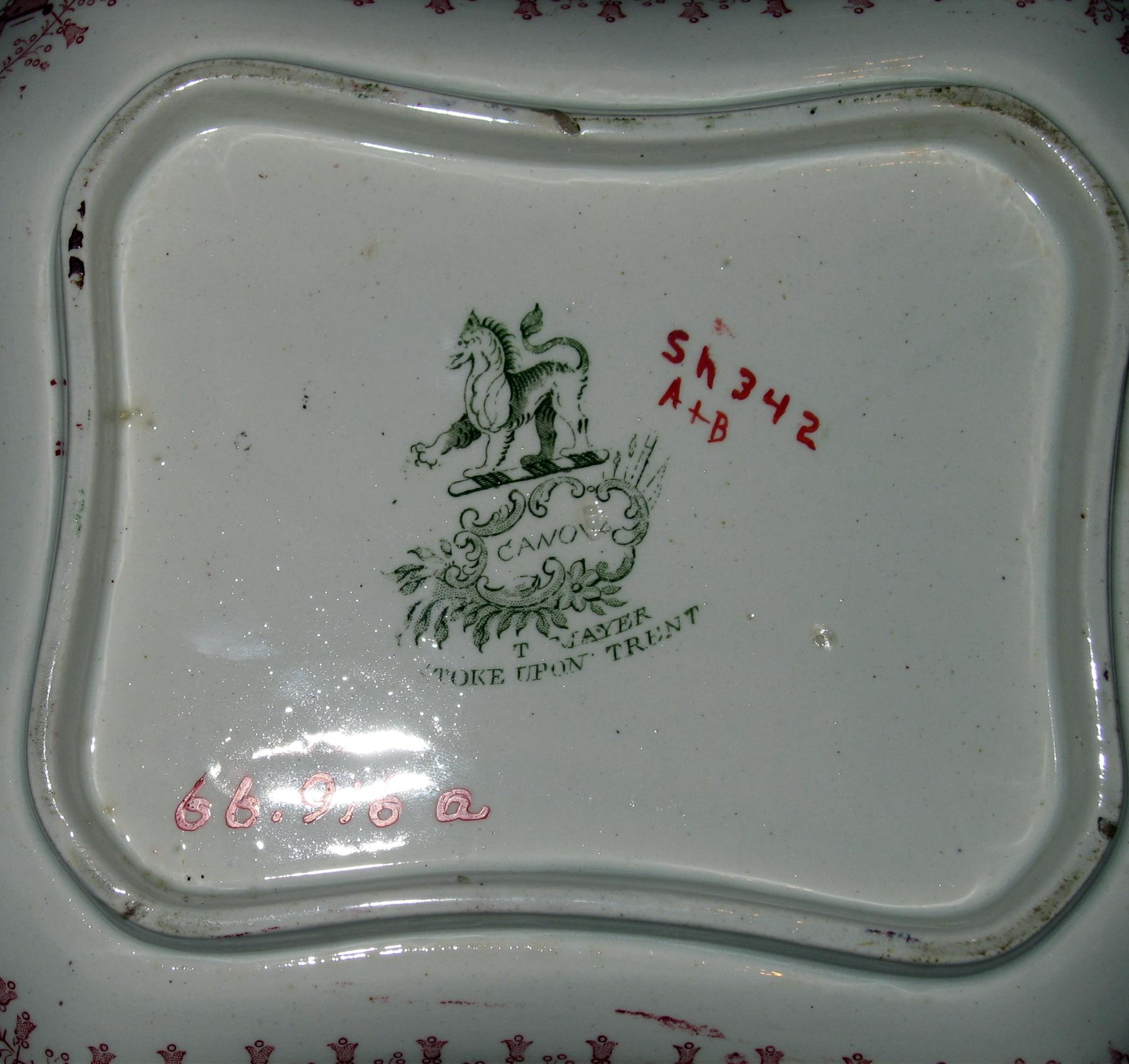 1966.0916 A, B Dish (mark)