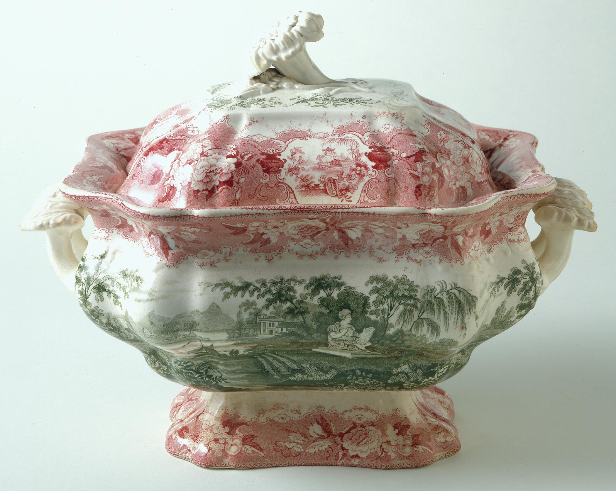 1966.0931 A, B Tureen