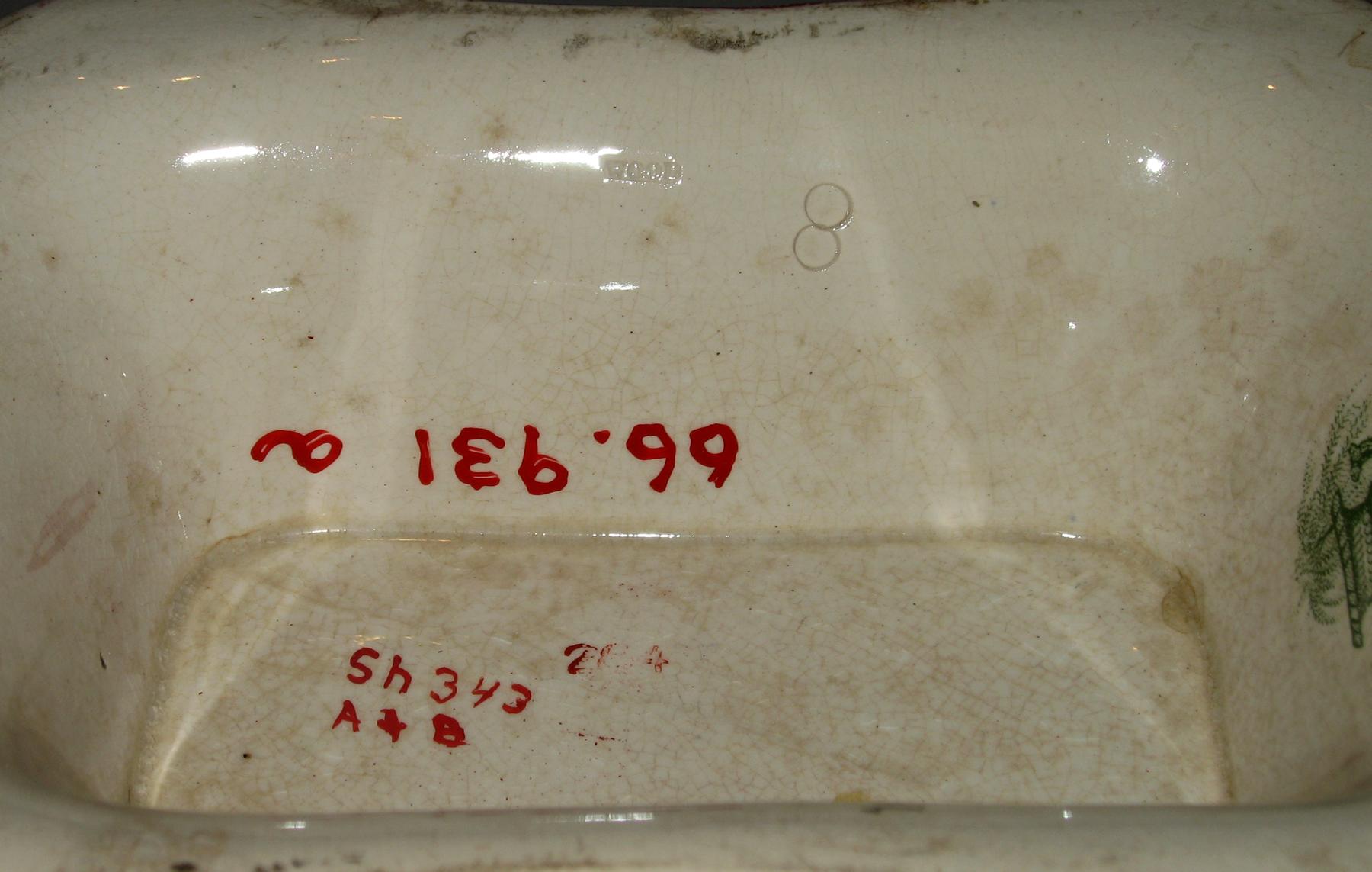 1966.0931 A, B Tureen (mark 3)