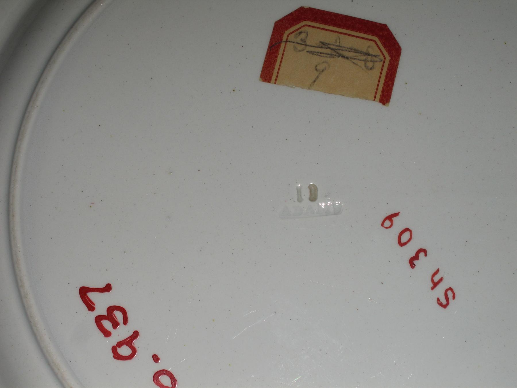 1966.0937 Plate (mark)