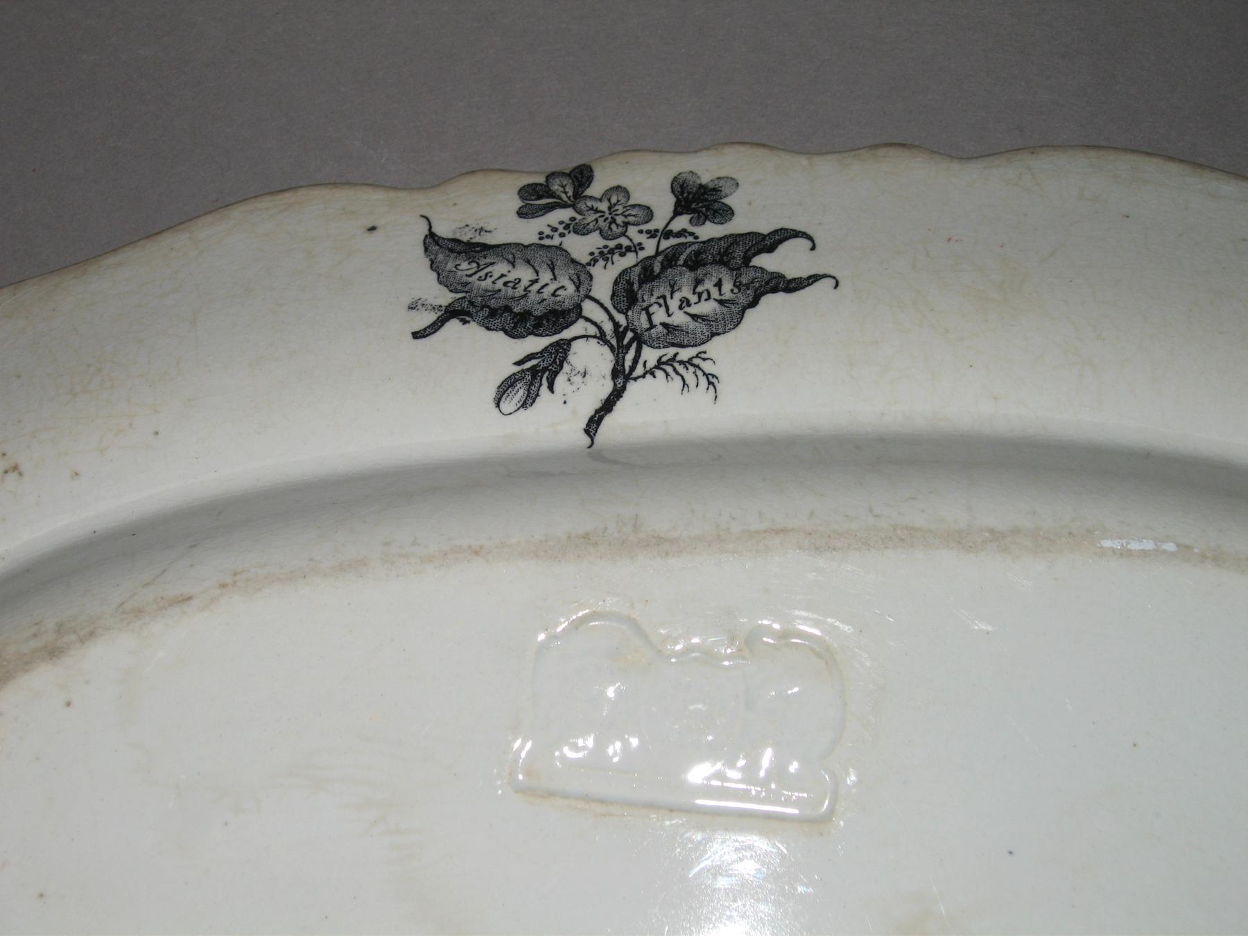 1966.0938 Dish/Platter (mark)