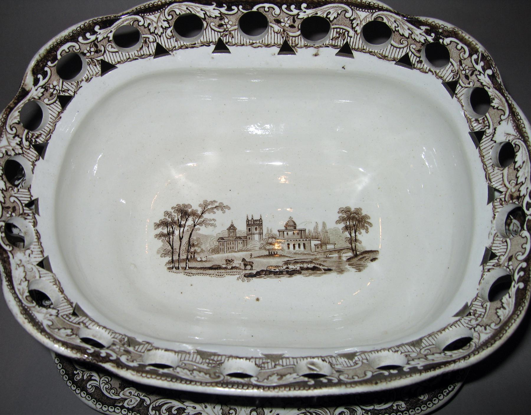 1966.0950 A Dish (top view)