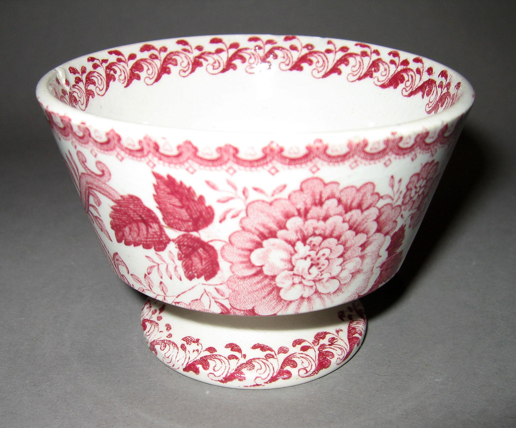 1966.0955 Red transfer floral cup