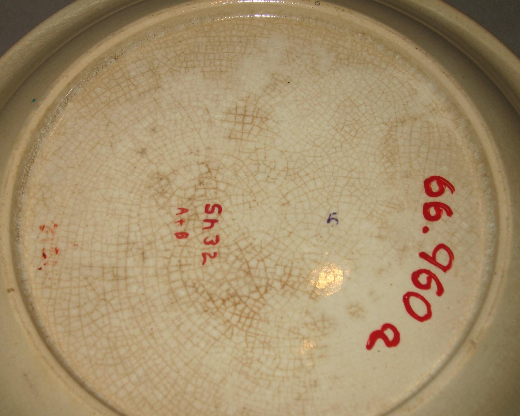 1966.0960 A, B Covered dish (mark)