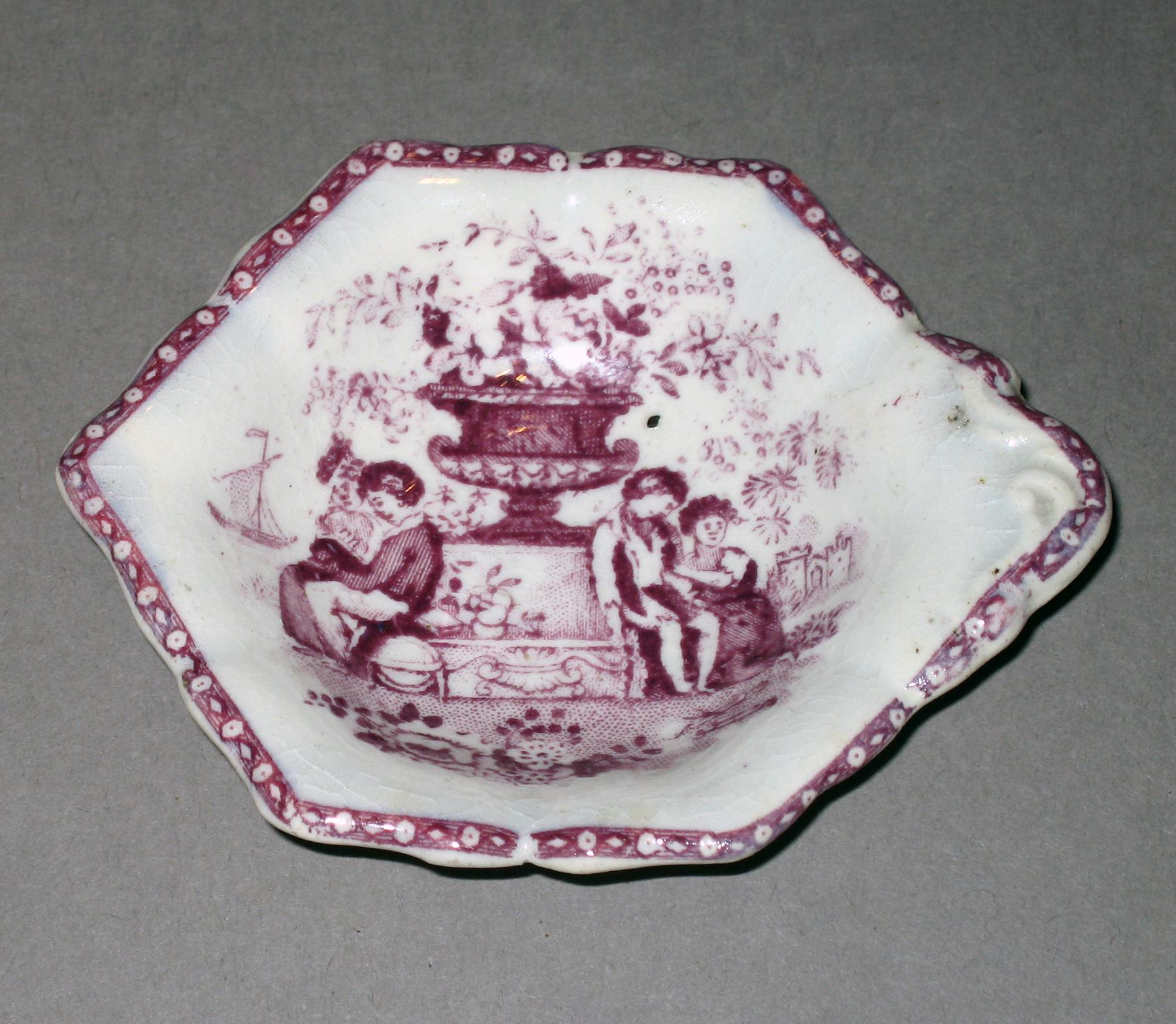 1966.0966 Miniature dish