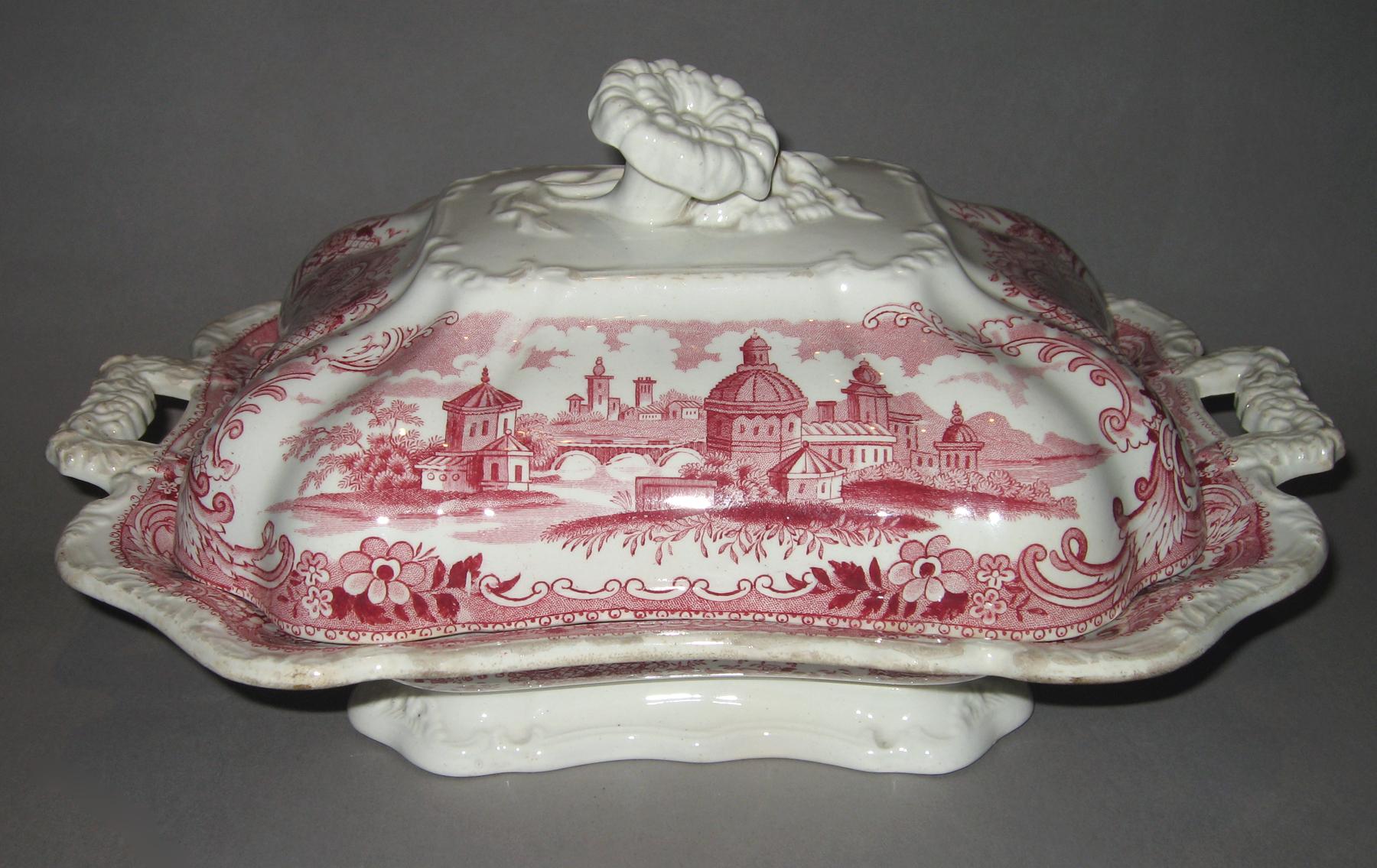 1966.0973 A, B Covered dish
