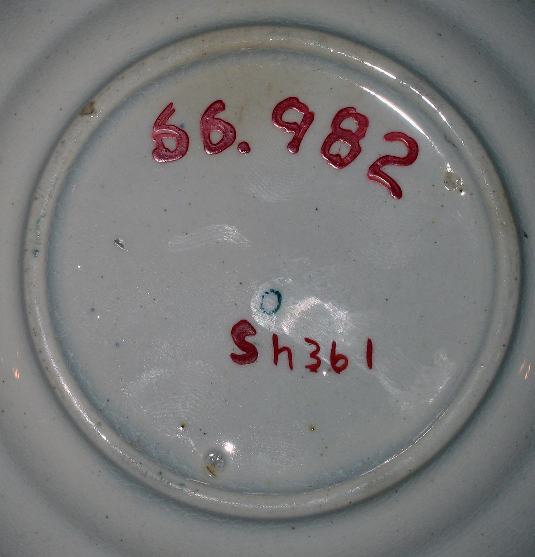 1966.0982 Cup (or miniature) plate (mark)