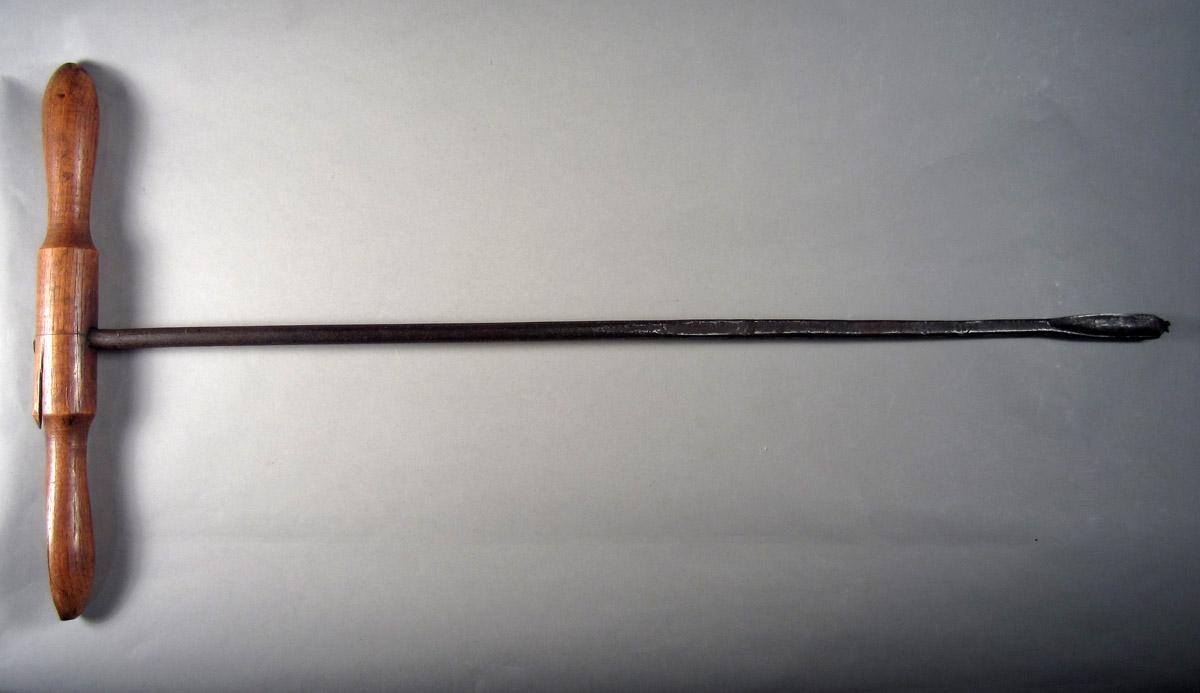 1957.0026.100 Auger, View 2