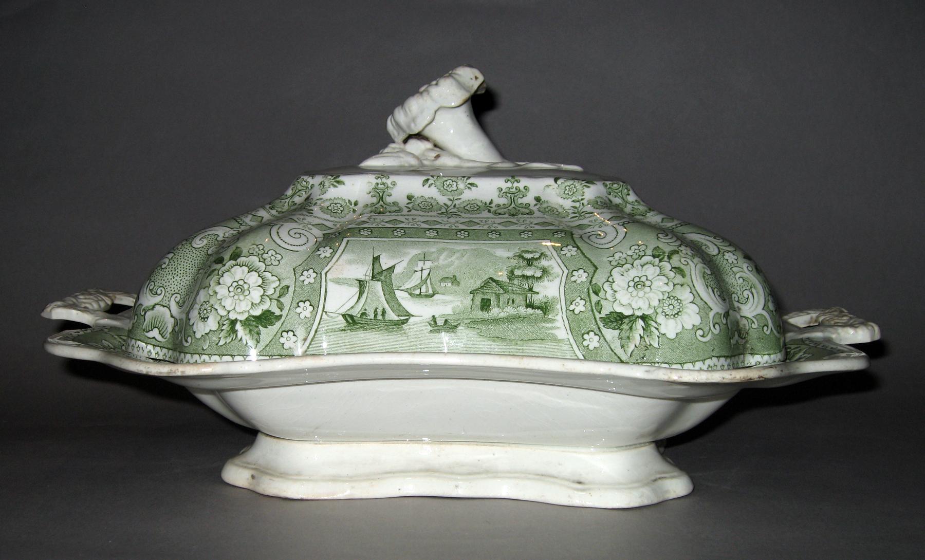 1966.0989 A, B Covered dish