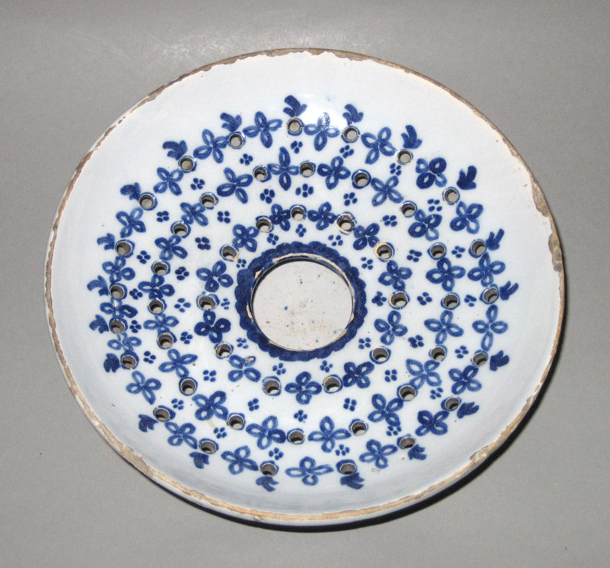 1966.1021.001 Delft strainer or cress bowl top